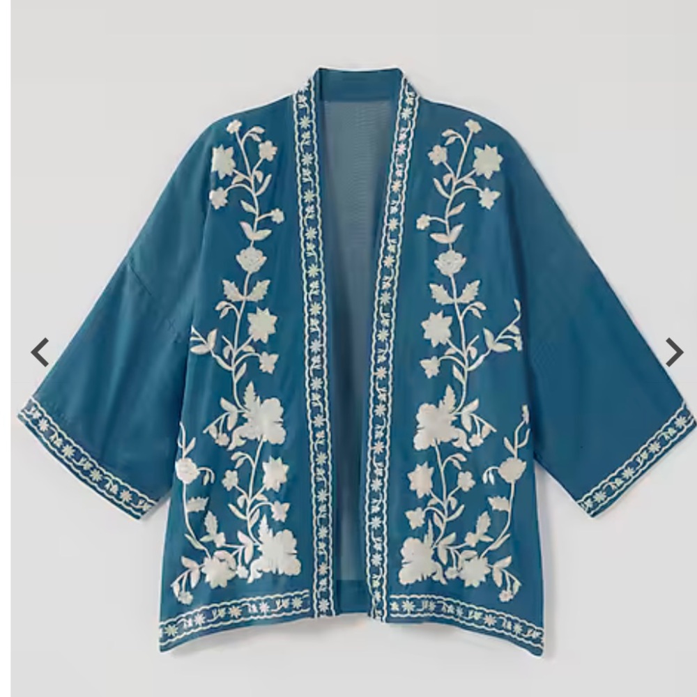 Floral-Embroidered Soft Jacket - Picture 5 of 7